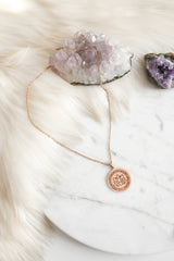 Lotus Çiçekli Bakır Kolye