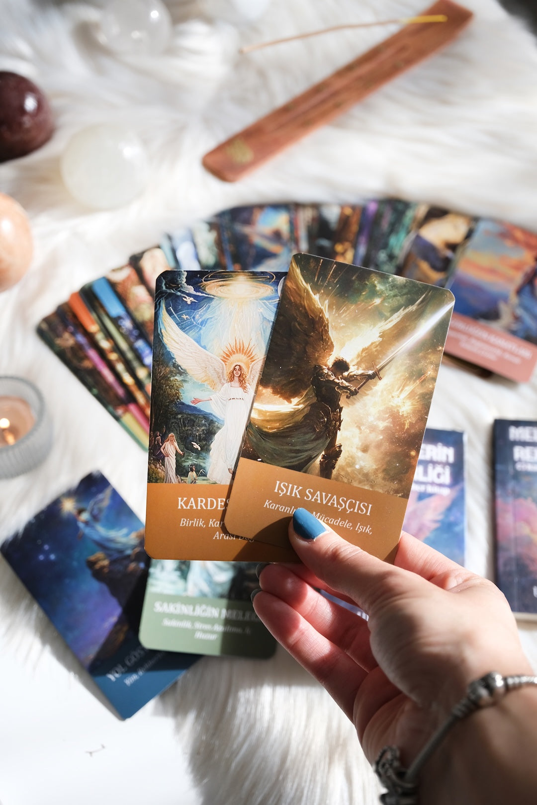 Meleklerin Rehberliğinde Kart Destesi