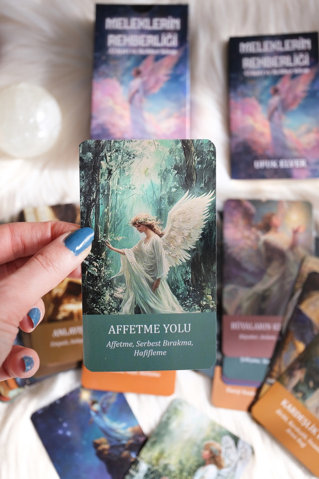 Meleklerin Rehberliğinde Kart Destesi